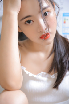 李信抬起阿离的腿就是C视频